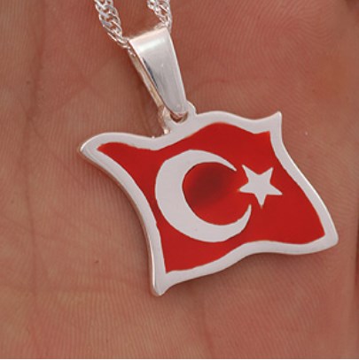 Türk Bayrak Motifli Kolye