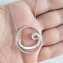 Halka İçinde Vav Kolye Fotoğraf 2